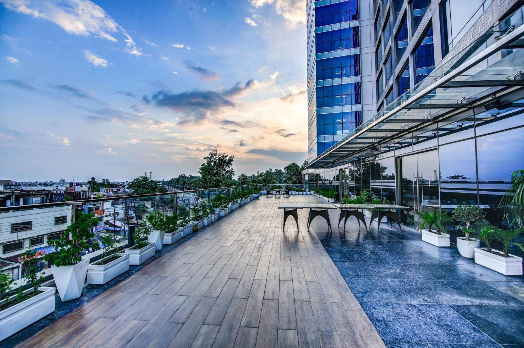 Radisson Blu Gorakhpur Exterior foto